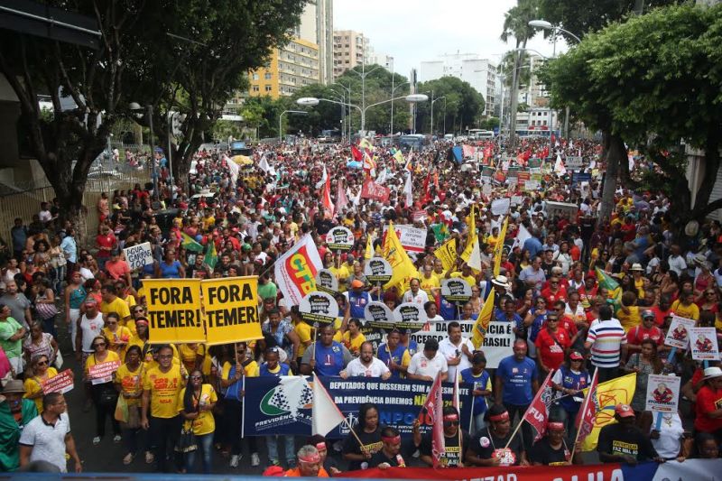Marcha reÃºne mais de 50 mil contra a reforma da previdÃªncia em Salvador